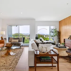 Apartment The Grand Japandi By Bnbcopilote, Quebec City