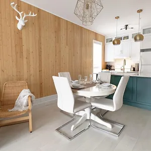 Apartment La Vie Est Belle: Free Parking, Gym, Rooftop Terrace, Quebec City